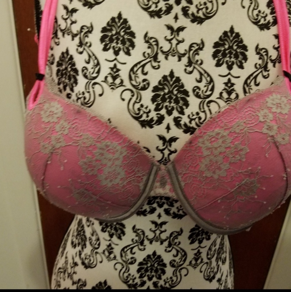 Victoria Secret 38D pushup bra